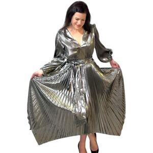 NWT Milly Metalic Silver Cocktail Dress - Size 6 - Long Sleeve Midi - Glam